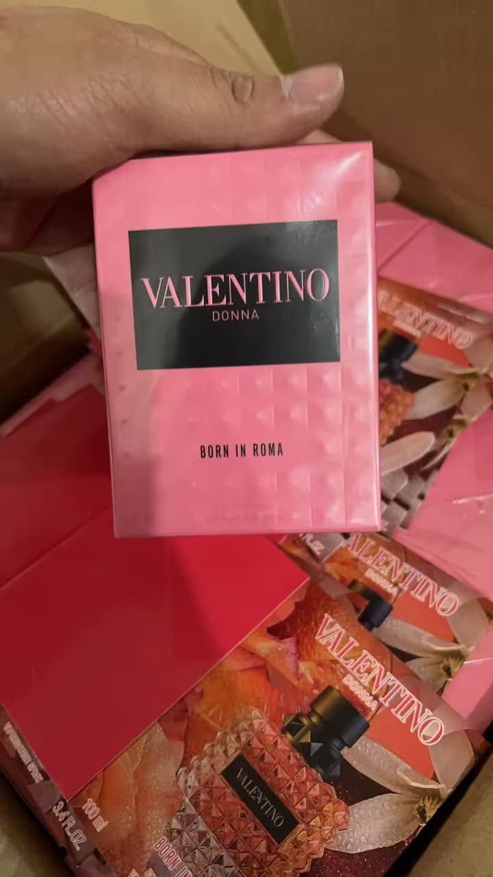 Valentino Donna Born In Roma Eau de Parfum Spray for Women – 3.4 fl oz / 100 ml